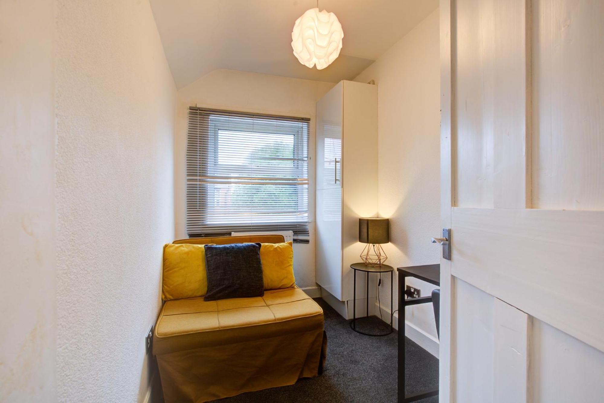 Apartment Number 11: With Office & Garden *