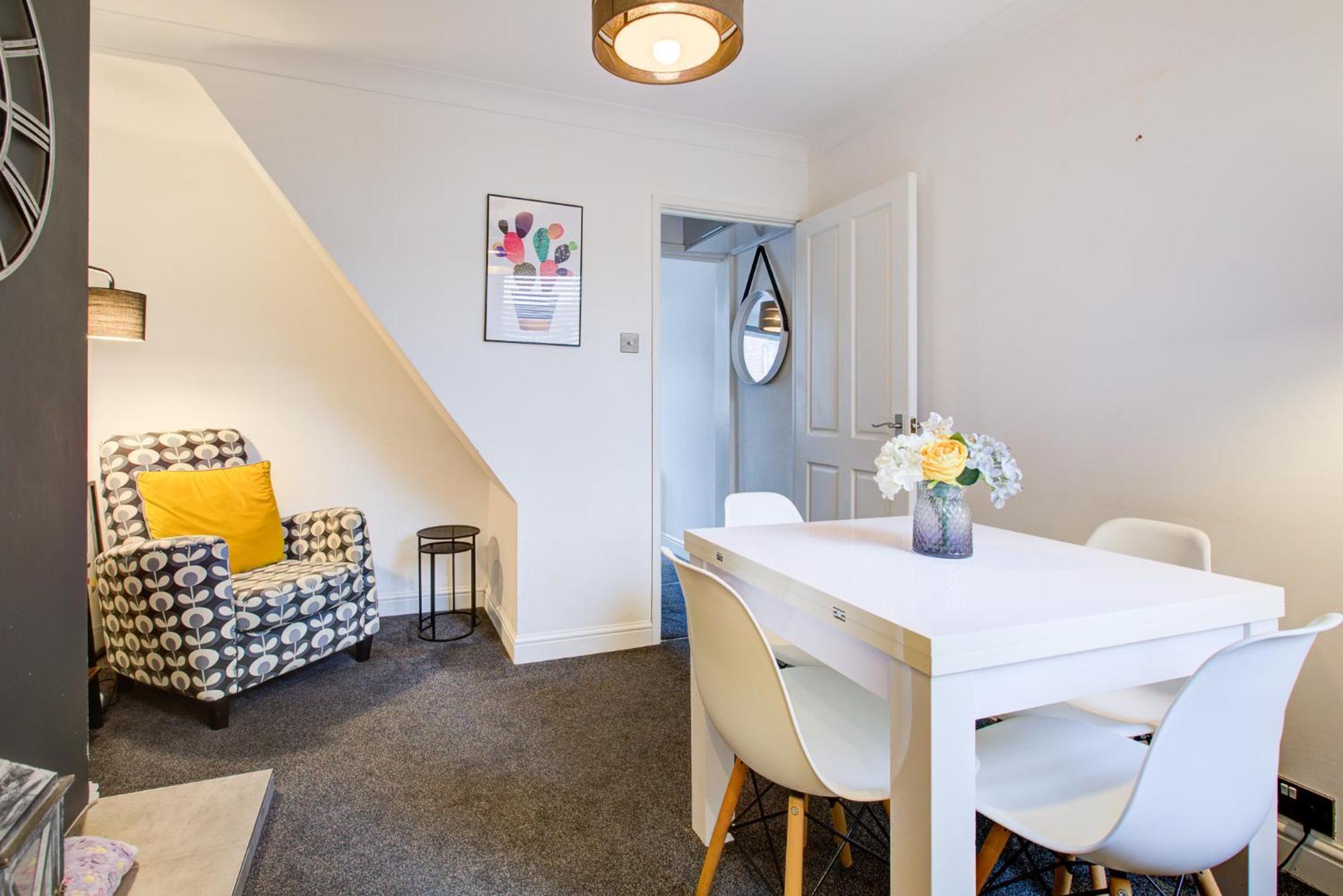 Apartment Number 11: With Office & Garden *